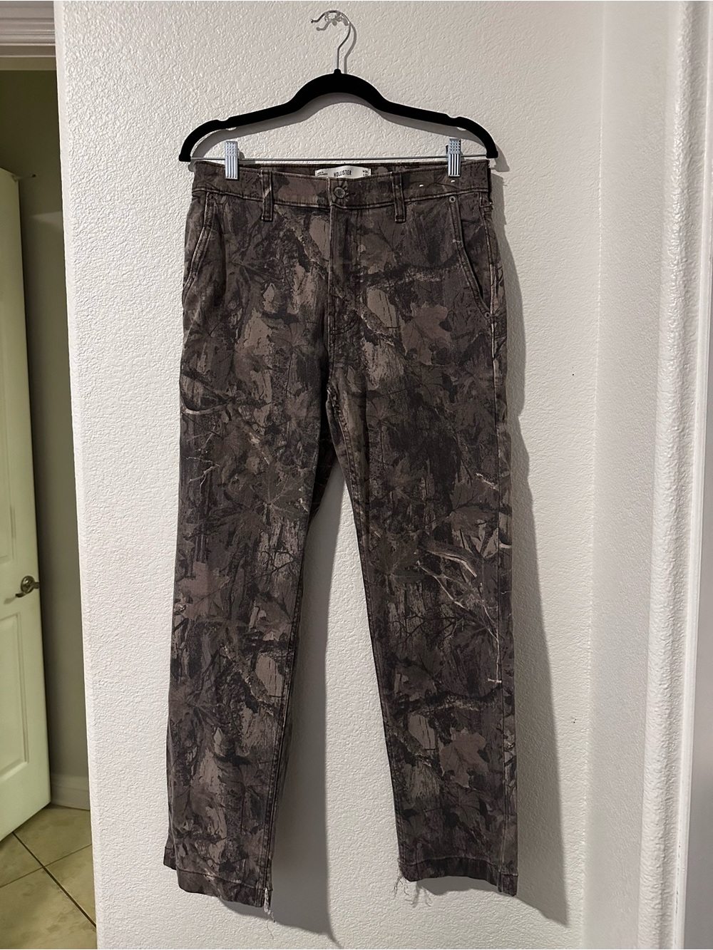 Hollister Men's Brown Camouflage Chinos